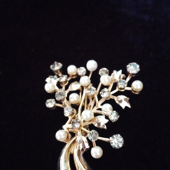 Vintage Rhinestone & Faux Pearl Brooch with Matching Earrings - Picture 2 of 6